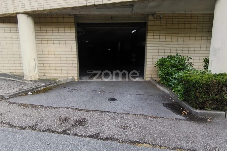 Garagem para Venda em Custóias, Leça do Balio e Guifões Foto 4