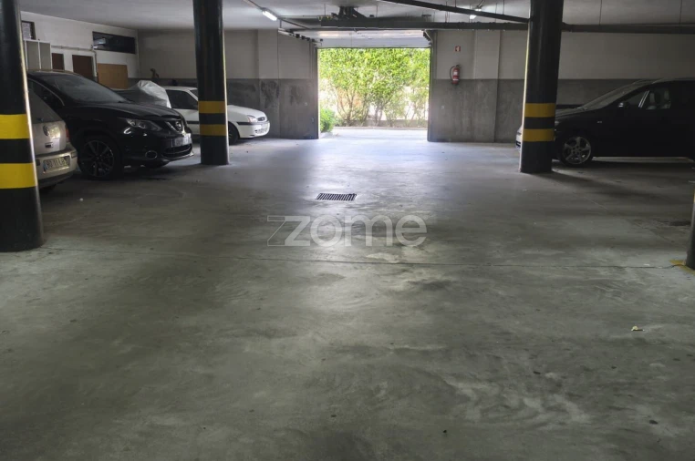 Garagem para Venda em Custóias, Leça do Balio e Guifões Foto 5