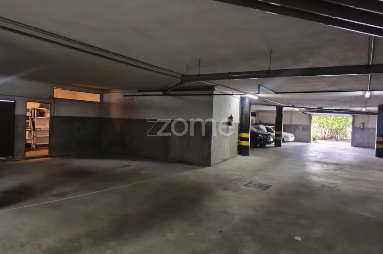 Garagem para Venda em Custóias, Leça do Balio e Guifões Foto 6