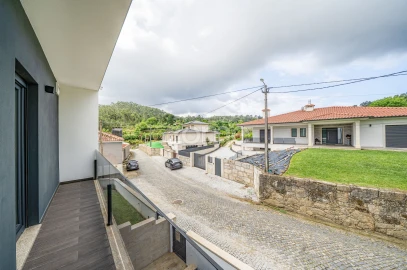 Moradia T3 para Venda em Abade de Neiva