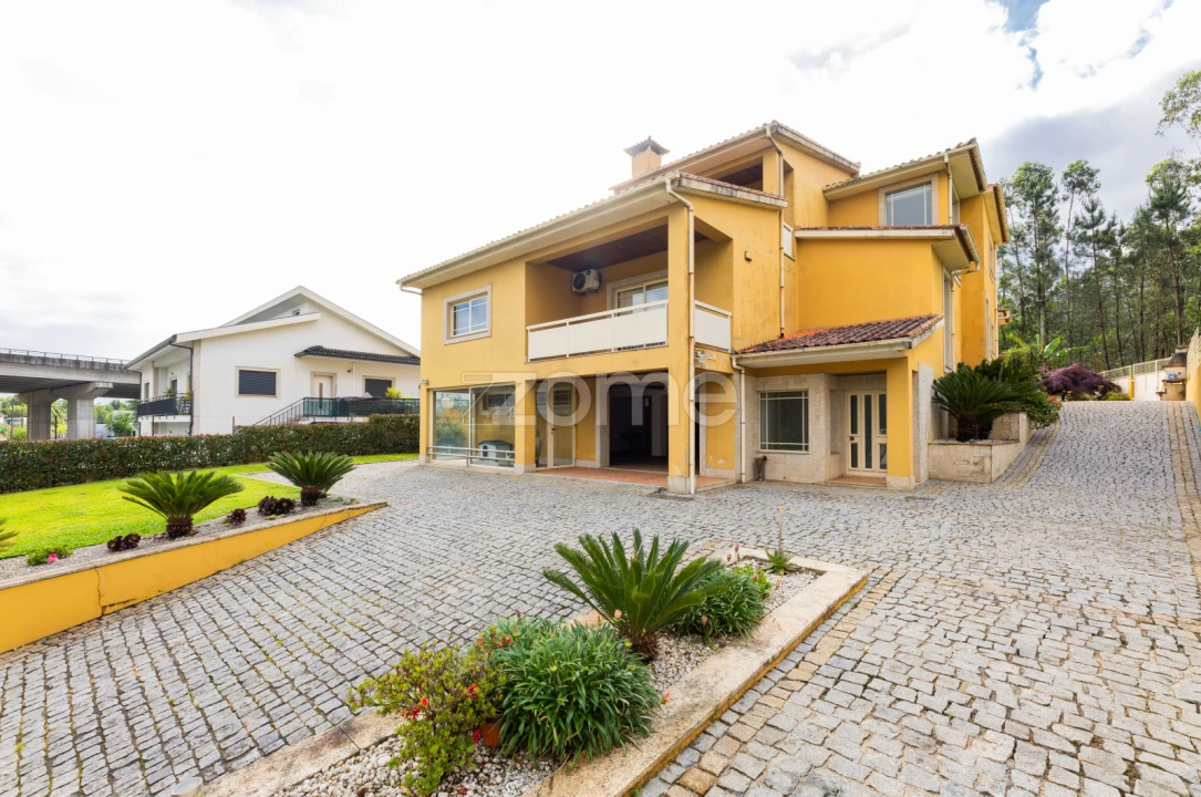 Moradia T4 para Venda em Areias Foto 1