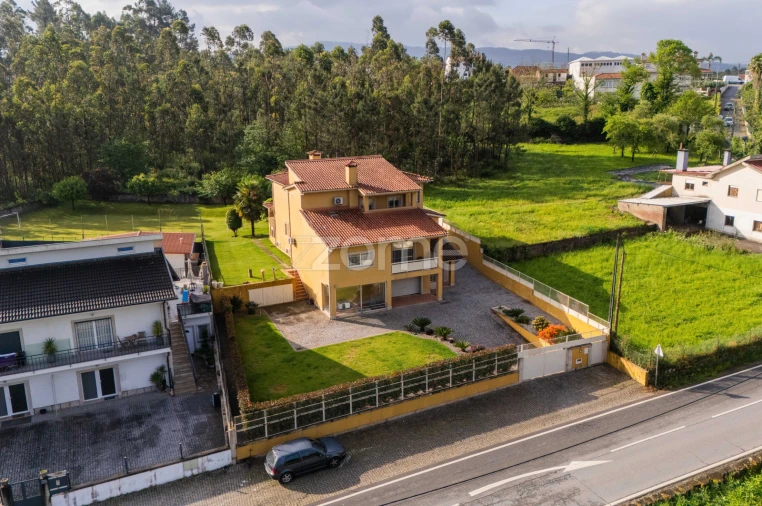Moradia T4 para Venda em Areias Foto 34