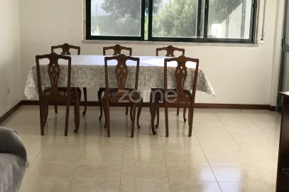 Apartamento T2 para Arrendamento em Algueirão-Mem Martins