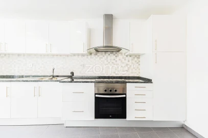 Apartamento T2 para Venda em Queluz e Belas