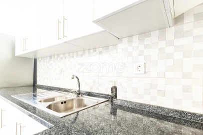 Apartamento T2 para Venda em Queluz e Belas
