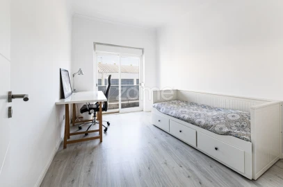 Apartamento T2 para Venda em Queluz e Belas