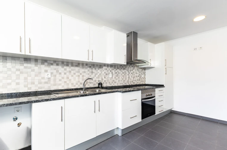 Apartamento T2 para Venda em Queluz e Belas Foto 14
