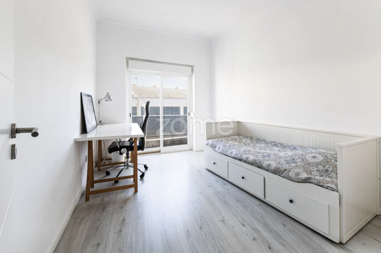 Apartamento T2 para Venda em Queluz e Belas Foto 5