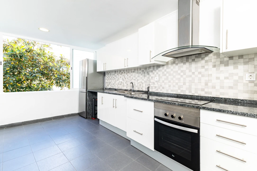 Apartamento T2 para Venda em Queluz e Belas Foto 1