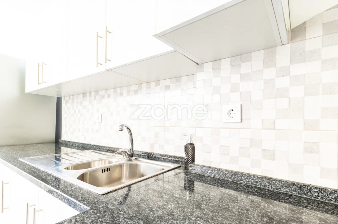 Apartamento T2 para Venda em Queluz e Belas Foto 17