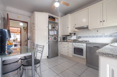 Apartamento T3 para Venda em São Silvestre