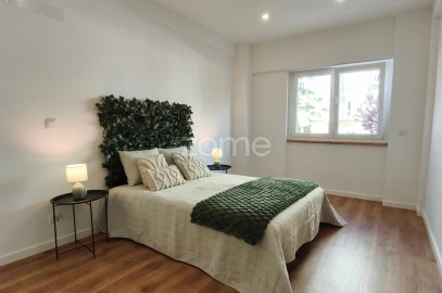 Apartamento T2 para Venda em Benfica