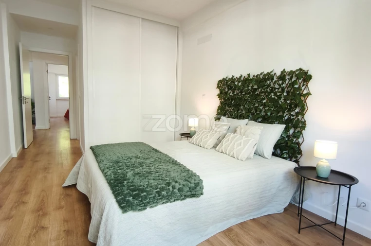Apartamento T2 para Venda em Benfica Foto 4