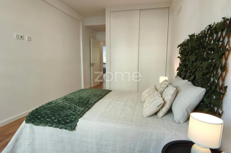 Apartamento T2 para Venda em Benfica Foto 3