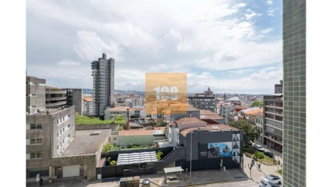 Apartamento T3 para Venda em Cedofeita, Santo Ildefonso, Sé, Miragaia, São Nicolau e Vitória