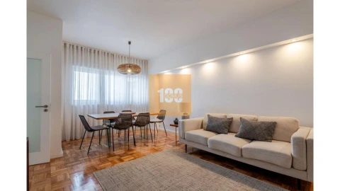 Apartamento T3 para Venda em Cedofeita, Santo Ildefonso, Sé, Miragaia, São Nicolau e Vitória