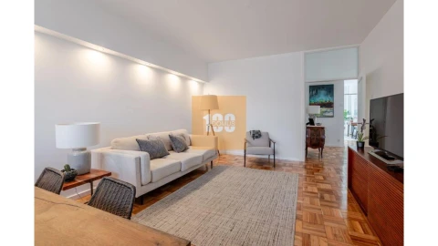 Apartamento T3 para Venda em Cedofeita, Santo Ildefonso, Sé, Miragaia, São Nicolau e Vitória