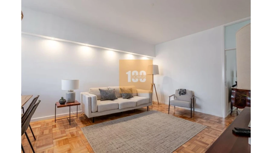 Apartamento T3 para Venda em Cedofeita, Santo Ildefonso, Sé, Miragaia, São Nicolau e Vitória Foto 3