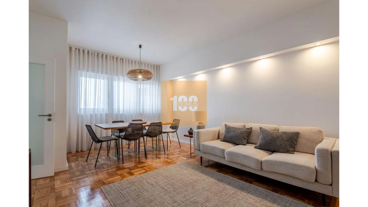 Apartamento T3 para Venda em Cedofeita, Santo Ildefonso, Sé, Miragaia, São Nicolau e Vitória Foto 2