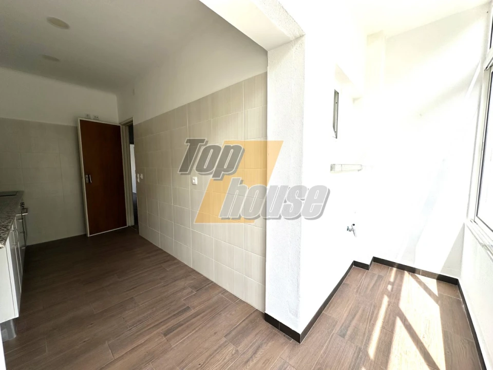 Apartamento T3 para Arrendamento em Costa da Caparica Foto 3