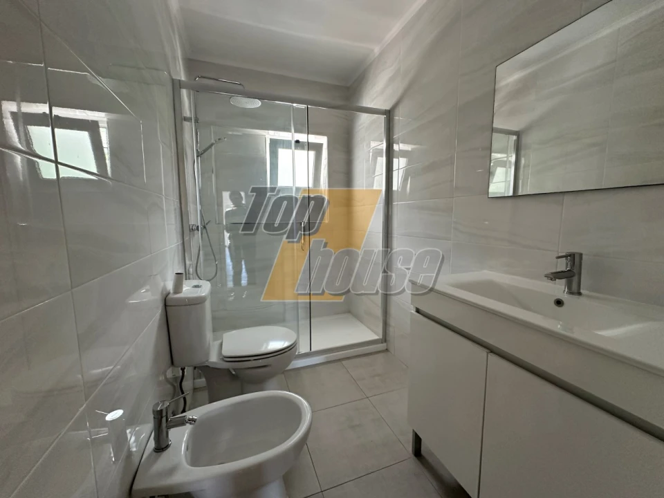 Apartamento T3 para Arrendamento em Costa da Caparica Foto 23