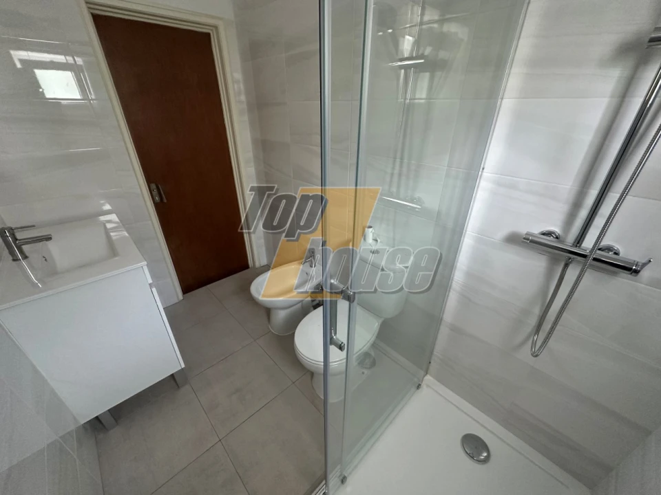 Apartamento T3 para Arrendamento em Costa da Caparica Foto 22