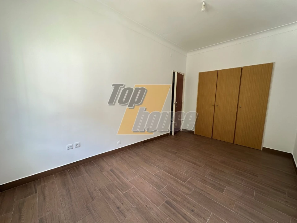 Apartamento T3 para Arrendamento em Costa da Caparica Foto 10