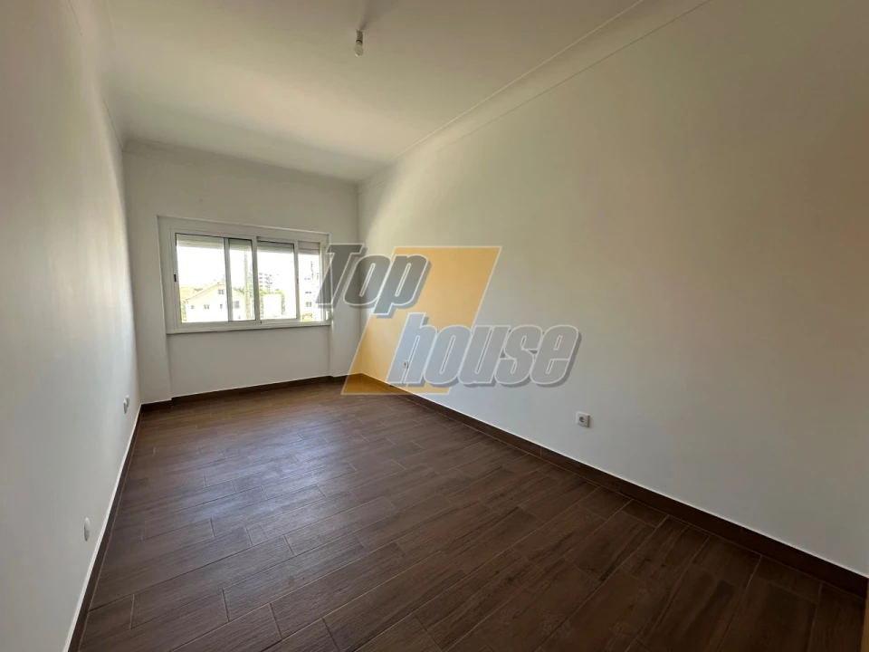 Apartamento T3 para Arrendamento em Costa da Caparica Foto 11