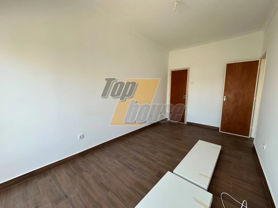 Apartamento T3 para Arrendamento em Costa da Caparica Foto 14