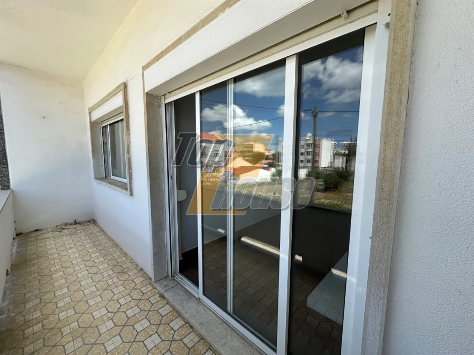 Apartamento T3 para Arrendamento em Costa da Caparica Foto 18