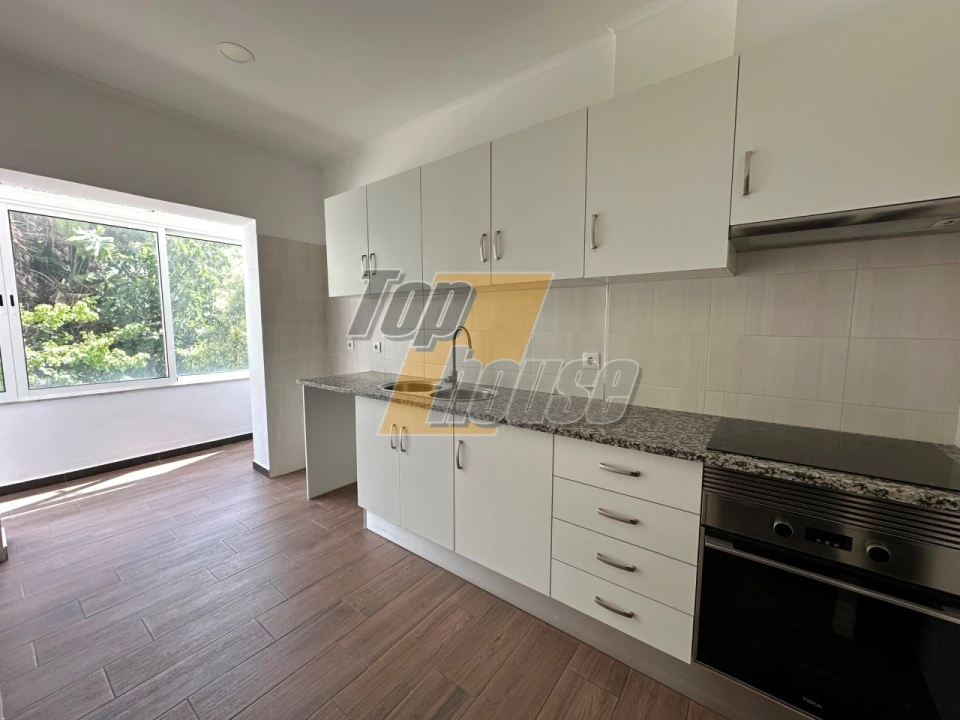 Apartamento T3 para Arrendamento em Costa da Caparica Foto 1