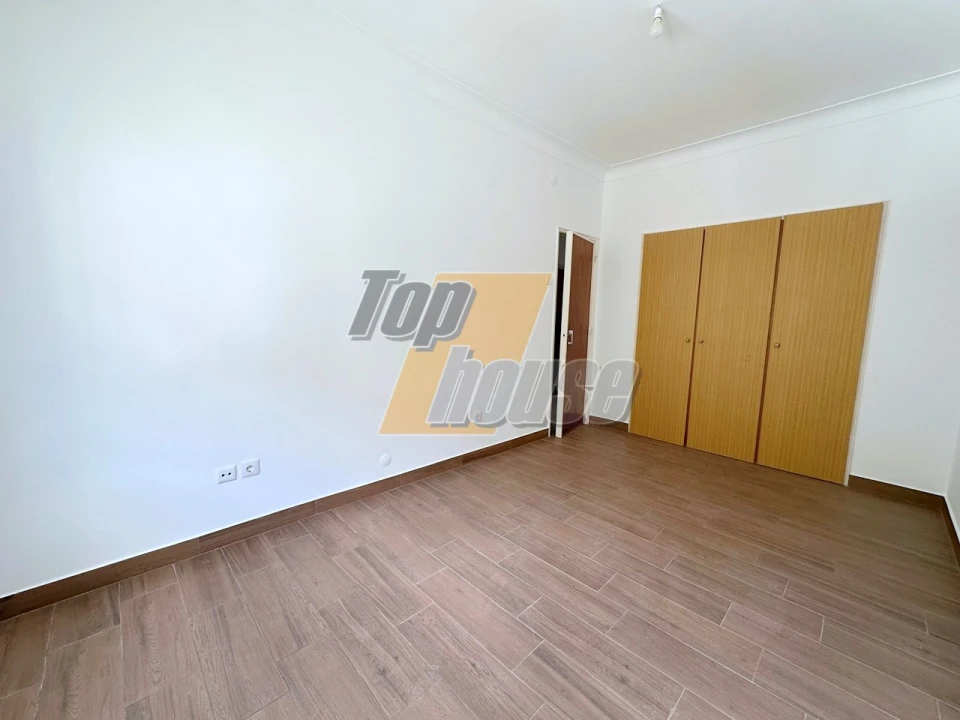 Apartamento T3 para Arrendamento em Costa da Caparica Foto 13