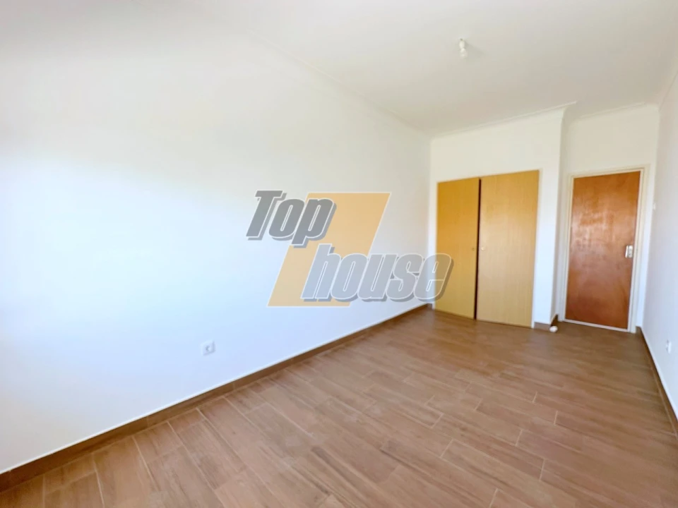 Apartamento T3 para Arrendamento em Costa da Caparica Foto 15