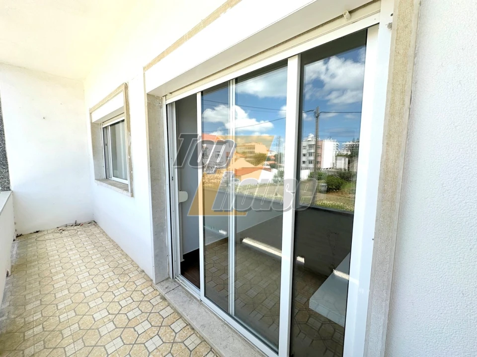 Apartamento T3 para Arrendamento em Costa da Caparica Foto 18