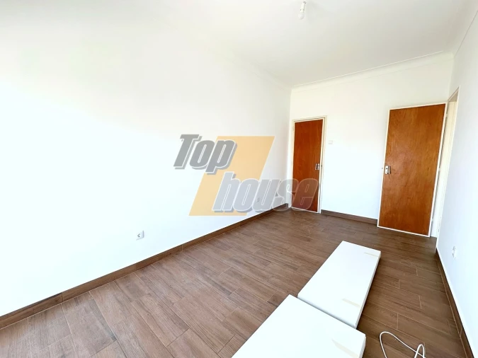 Apartamento T3 para Arrendamento em Costa da Caparica Foto 7