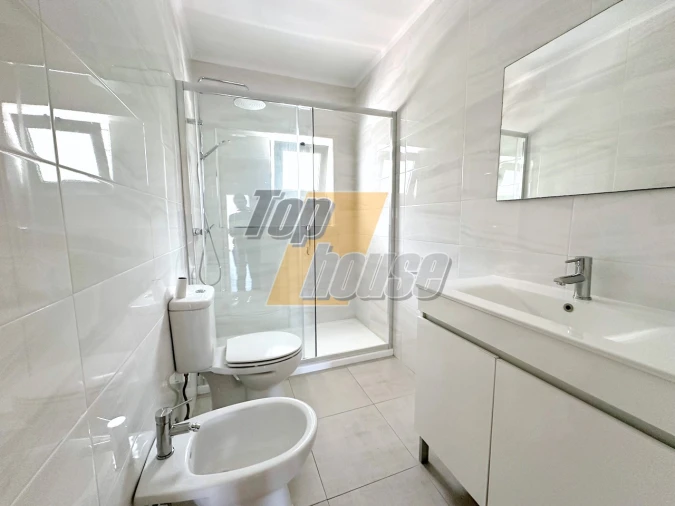 Apartamento T3 para Arrendamento em Costa da Caparica Foto 8