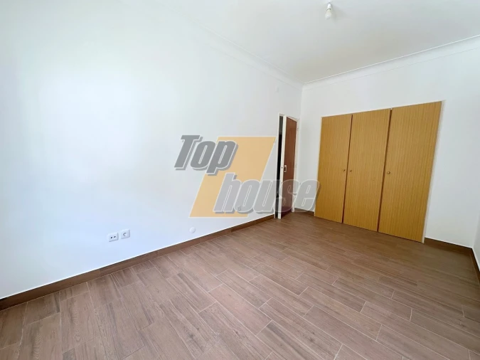 Apartamento T3 para Arrendamento em Costa da Caparica Foto 13