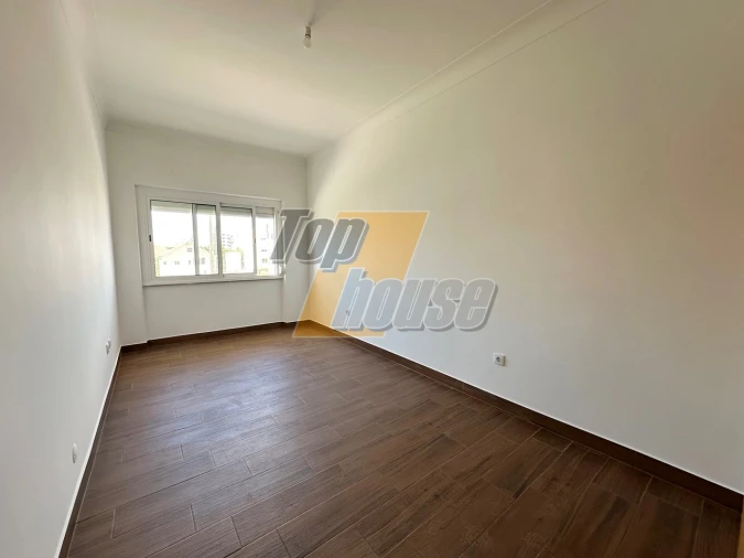 Apartamento T3 para Arrendamento em Costa da Caparica Foto 14