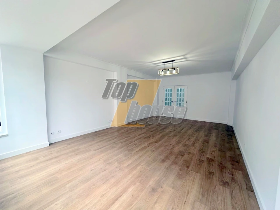 Apartamento T3 para Venda em São Domingos de Benfica Foto 3