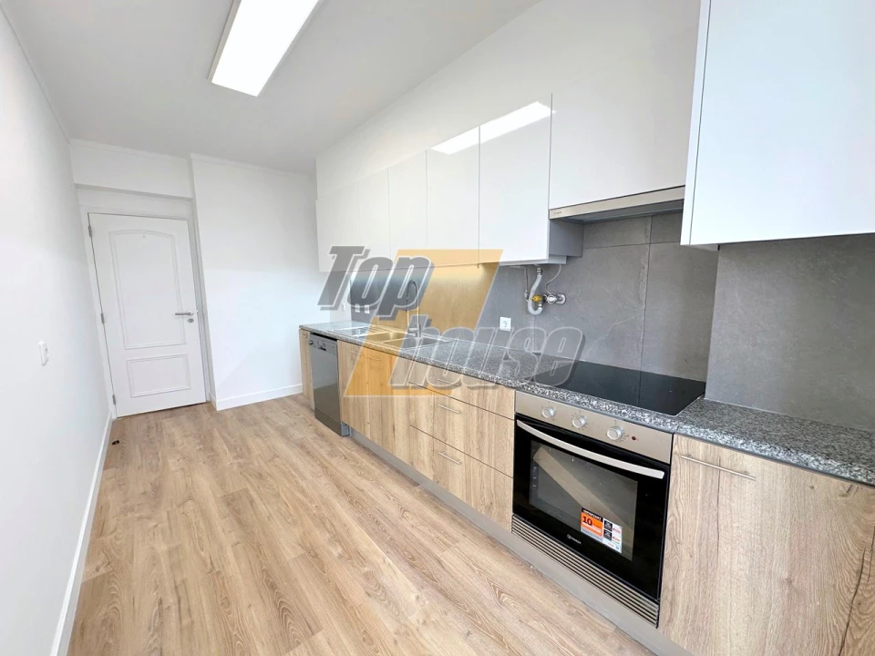 Apartamento T3 para Venda em São Domingos de Benfica Foto 6