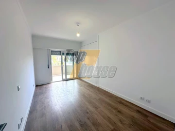 Apartamento T3 para Venda em São Domingos de Benfica