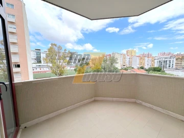 Apartamento T3 para Venda em São Domingos de Benfica