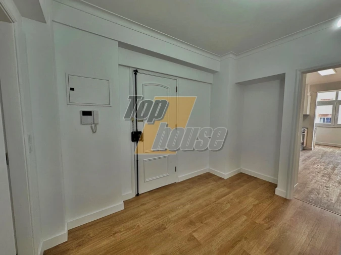 Apartamento T3 para Venda em São Domingos de Benfica Foto 4
