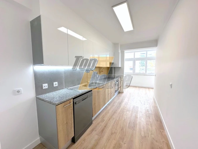 Apartamento T3 para Venda em São Domingos de Benfica Foto 4