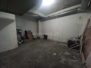Garagem para Venda em Oliveira do Douro