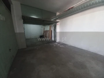 Garagem para Venda em Oliveira do Douro