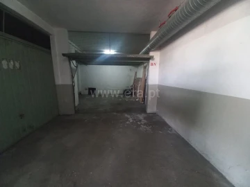 Garagem para Venda em Oliveira do Douro