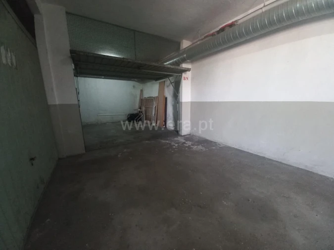Garagem para Venda em Oliveira do Douro Foto 3