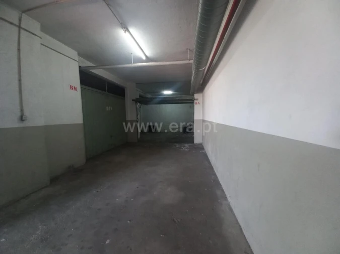 Garagem para Venda em Oliveira do Douro Foto 4