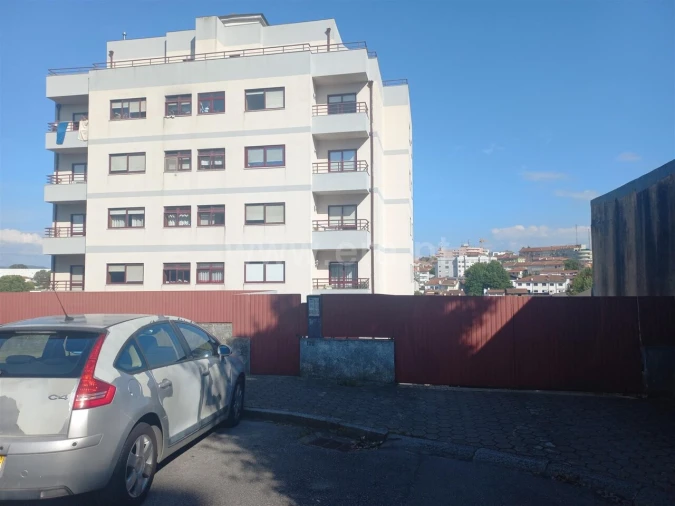 Garagem para Venda em Oliveira do Douro Foto 8